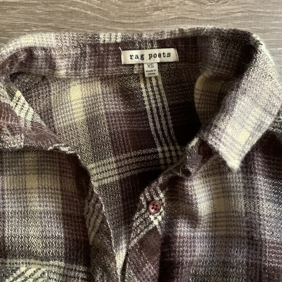Z Supply -Rag Poets Versatile Button Up - Picture 2 of 5